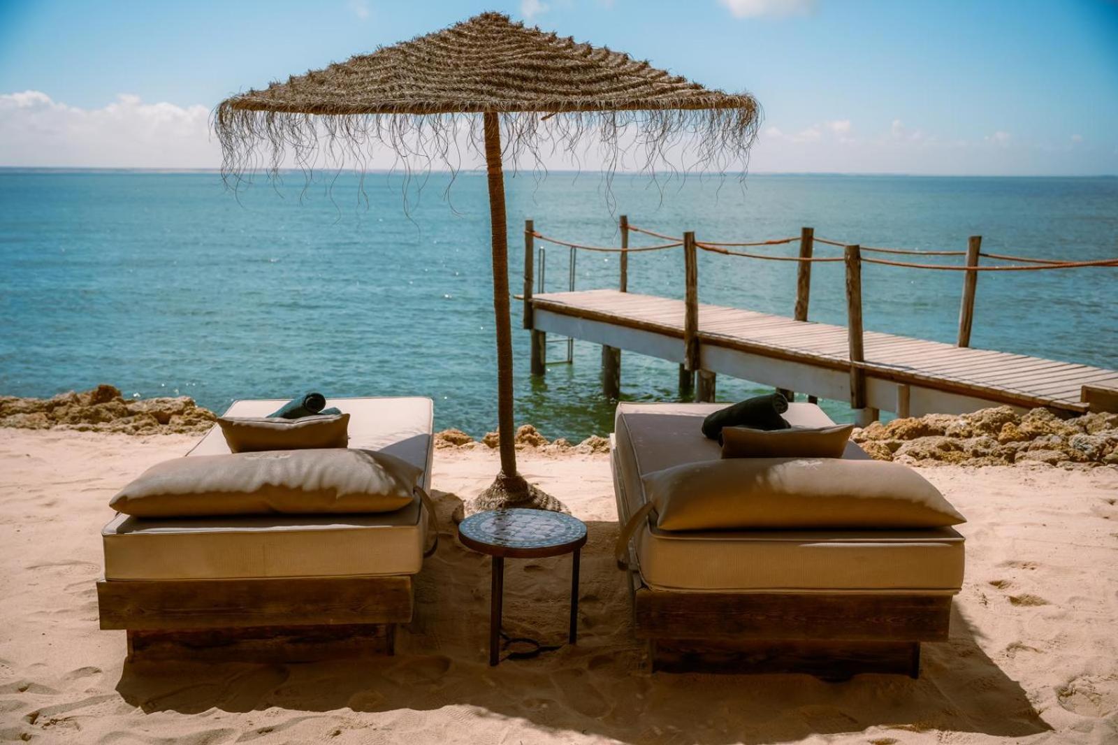 Hôtel Oasis Dakhla Bagian luar foto